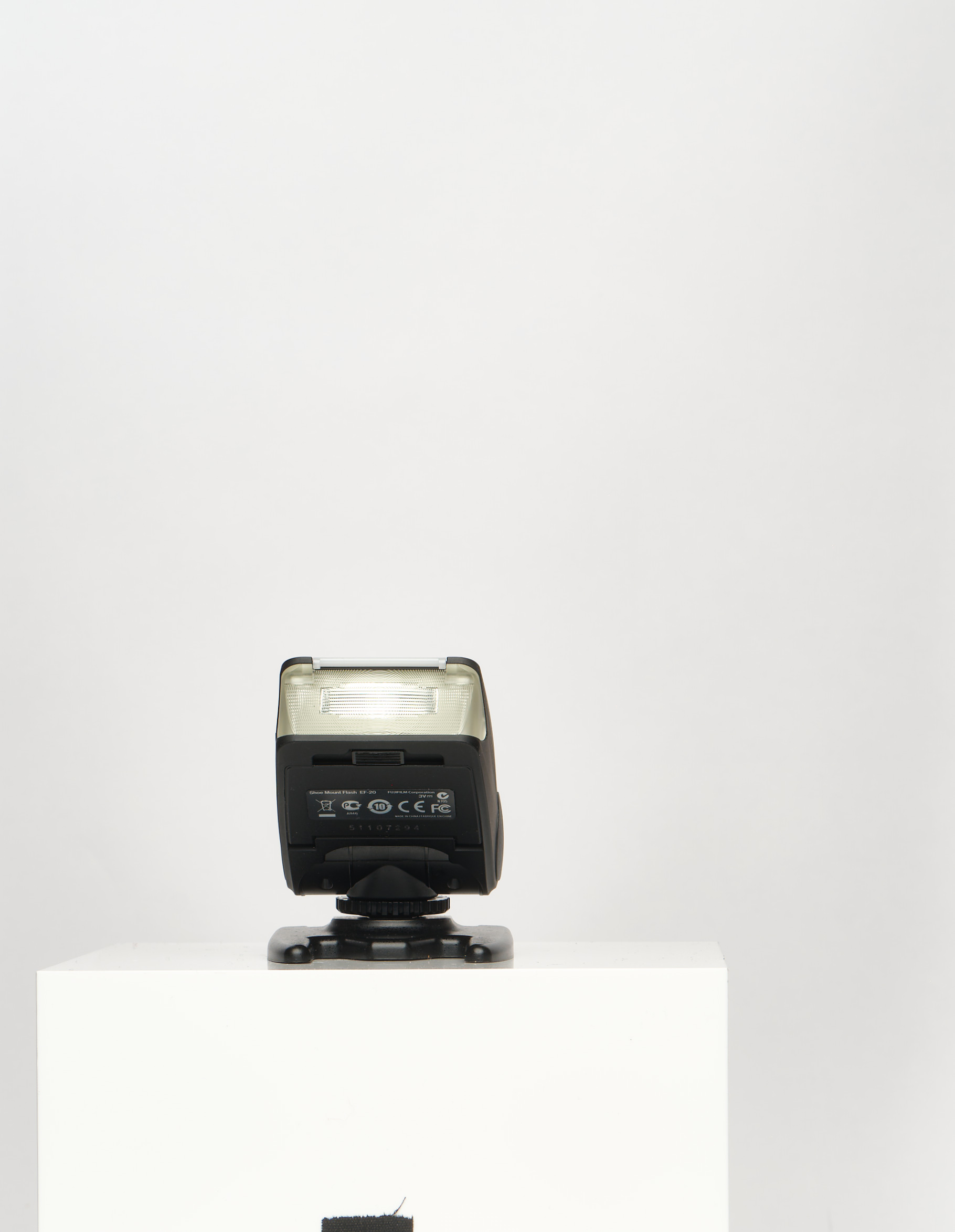 Fujifilm EF-20 Flash [GN20] | Bounce