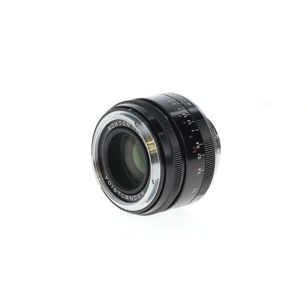 Voigtlander 35mm f/1.5 Nokton (Vintage II) VM Lens for Leica M-Mount, Black with Chrome Nose, Black Focus Tab | 39