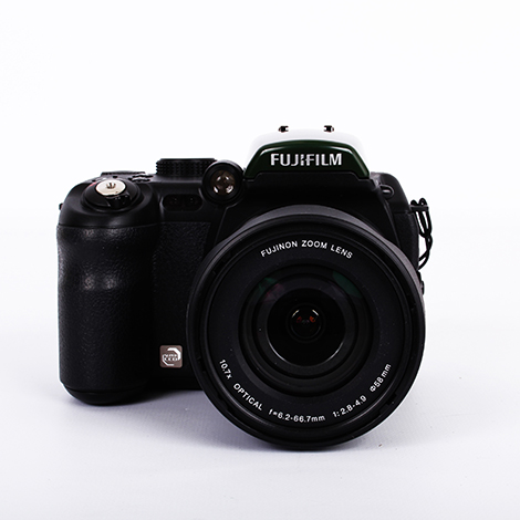 FUJIFILM FinePix IS-1 Infrared Digital Camera (4/AA) | 9.0 M/P